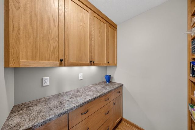 5185 Meadow Crossing Road SW, Rochester, MN 55902