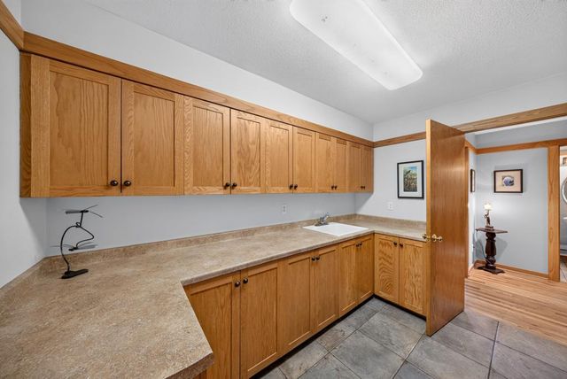 5185 Meadow Crossing Road SW, Rochester, MN 55902