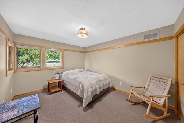 5185 Meadow Crossing Road SW, Rochester, MN 55902