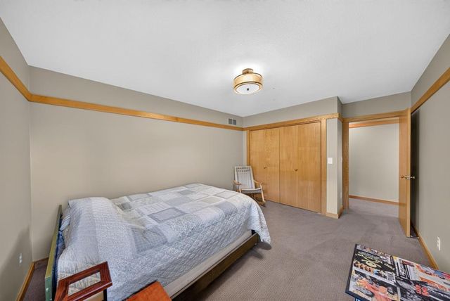 5185 Meadow Crossing Road SW, Rochester, MN 55902