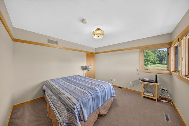5185 Meadow Crossing Road SW, Rochester, MN 55902