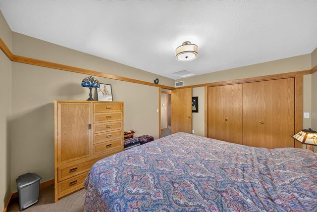 5185 Meadow Crossing Road SW, Rochester, MN 55902