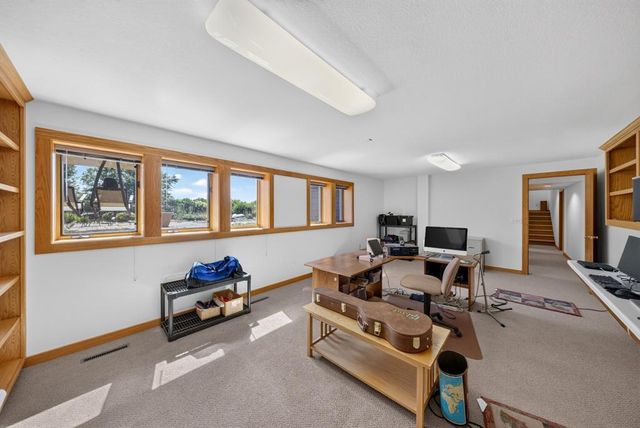 5185 Meadow Crossing Road SW, Rochester, MN 55902