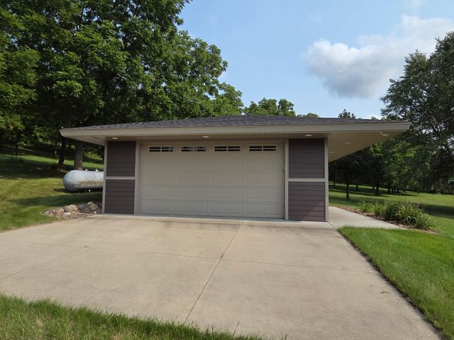 5185 Meadow Crossing Road SW, Rochester, MN 55902