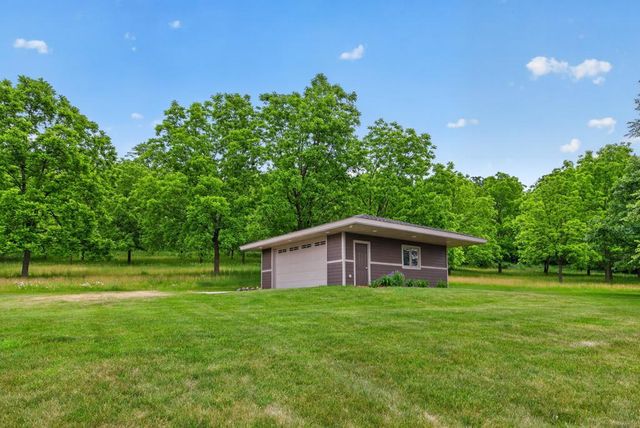 5185 Meadow Crossing Road SW, Rochester, MN 55902