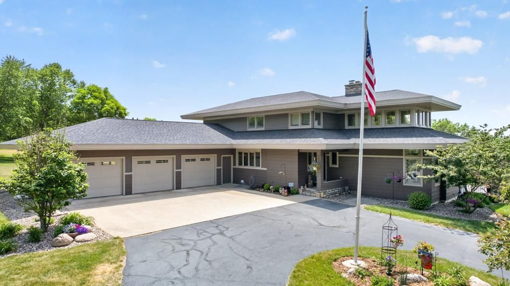 5185 Meadow Crossing Road SW, Rochester, MN 55902