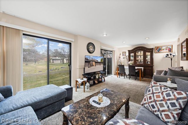 5226 Brett Court, West Bloomfield, MI 48322