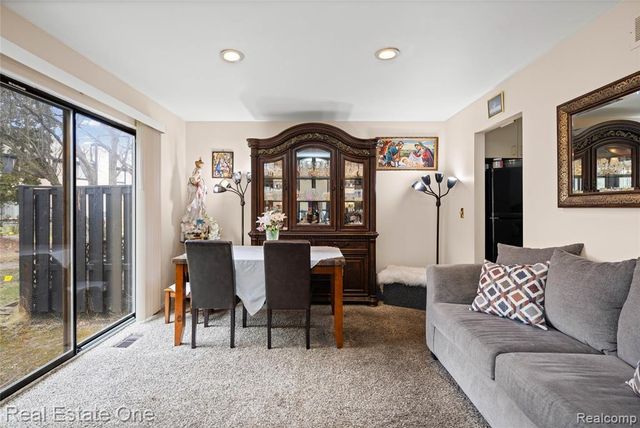 5226 Brett Court, West Bloomfield, MI 48322