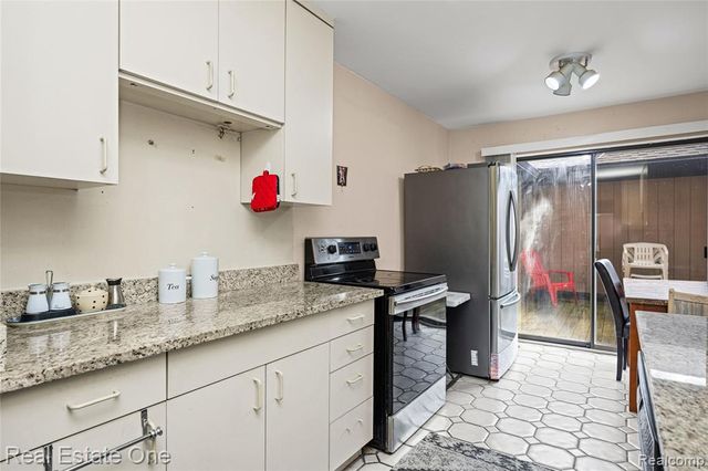 5226 Brett Court, West Bloomfield, MI 48322