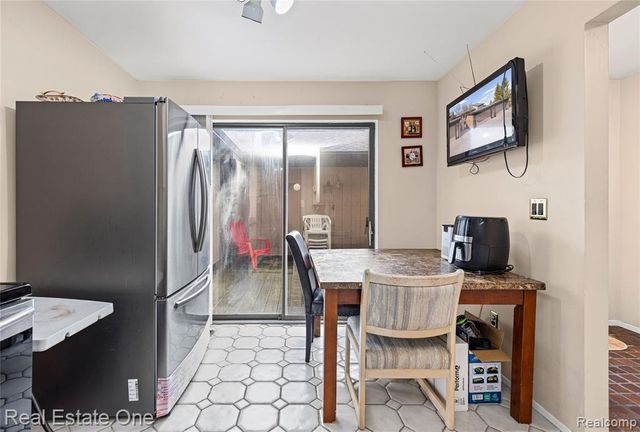 5226 Brett Court, West Bloomfield, MI 48322