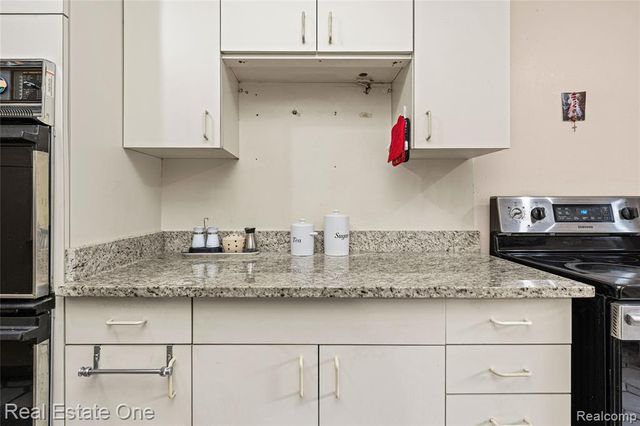 5226 Brett Court, West Bloomfield, MI 48322