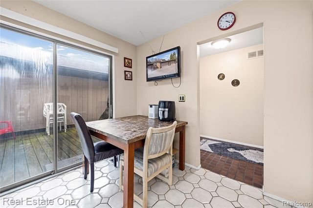 5226 Brett Court, West Bloomfield, MI 48322