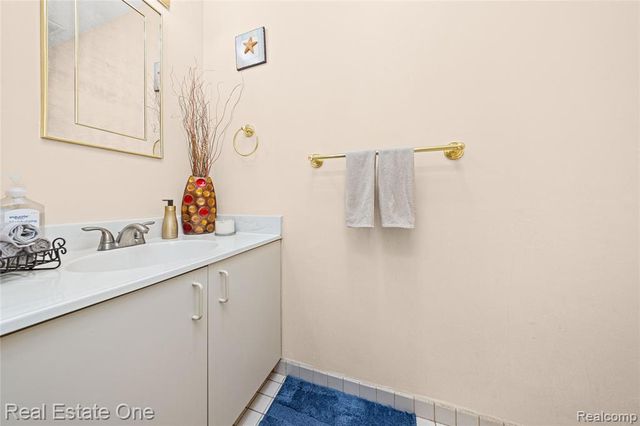 5226 Brett Court, West Bloomfield, MI 48322