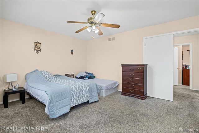 5226 Brett Court, West Bloomfield, MI 48322