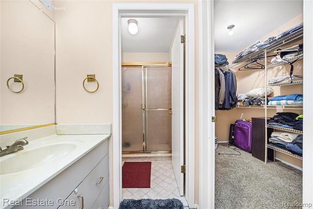 5226 Brett Court, West Bloomfield, MI 48322