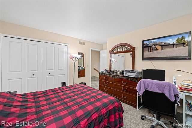 5226 Brett Court, West Bloomfield, MI 48322