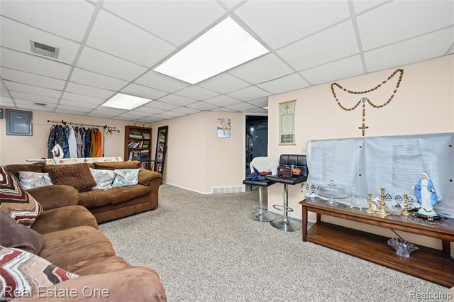 5226 Brett Court, West Bloomfield, MI 48322