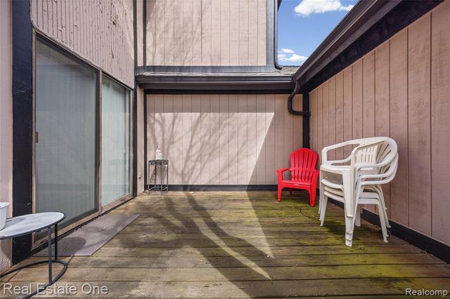 5226 Brett Court, West Bloomfield, MI 48322