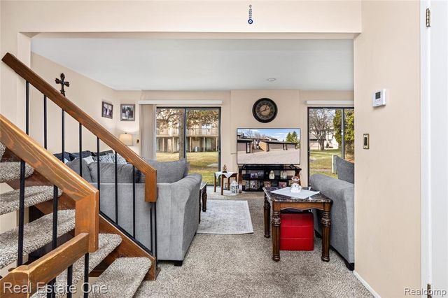 5226 Brett Court, West Bloomfield, MI 48322