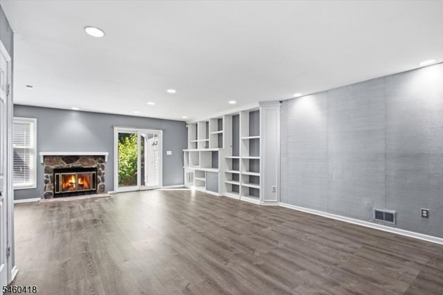 5 Heatherwood Ct, Rockaway Twp., NJ 07866