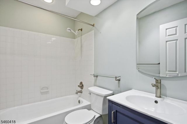 5 Heatherwood Ct, Rockaway Twp., NJ 07866