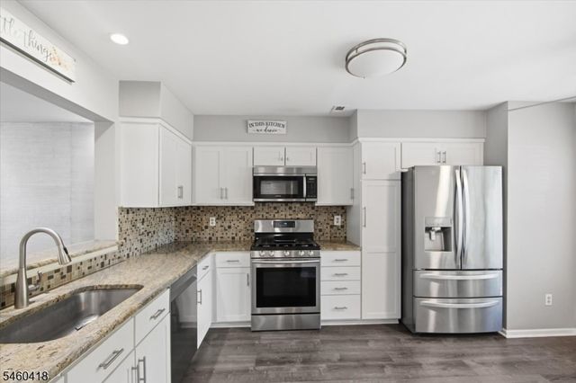 5 Heatherwood Ct, Rockaway Twp., NJ 07866