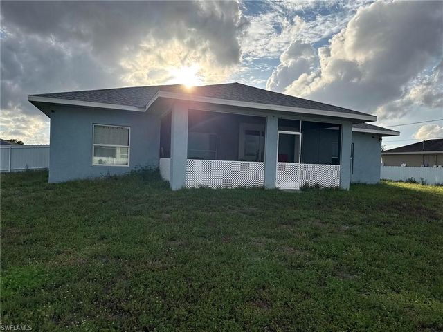 937 NW 7th PL, Cape Coral, FL 33993