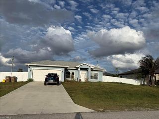 937 NW 7th PL, Cape Coral, FL 33993