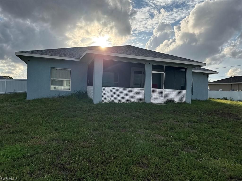 Image 3 of property listing at 937 NW 7th PL, Cape Coral, FL 33993