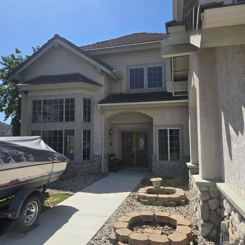 9448 Quail Canyon Road, El Cajon, CA 92021