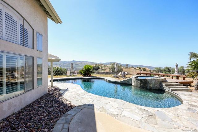 9448 Quail Canyon Road, El Cajon, CA 92021