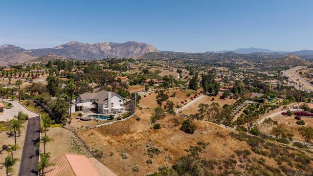 9448 Quail Canyon Road, El Cajon, CA 92021
