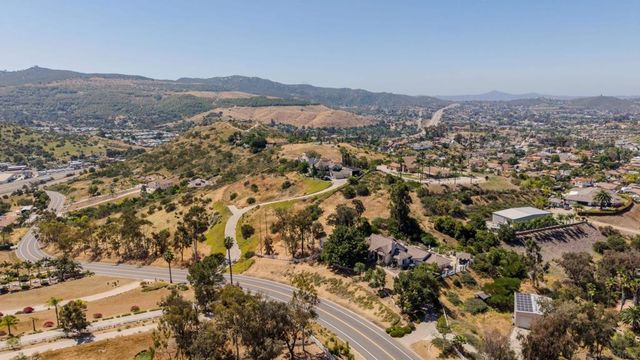 9448 Quail Canyon Road, El Cajon, CA 92021