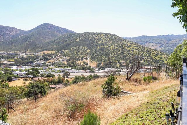 9448 Quail Canyon Road, El Cajon, CA 92021