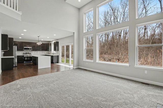 4817 W Stonegate Circle, Lake Orion, MI 48359
