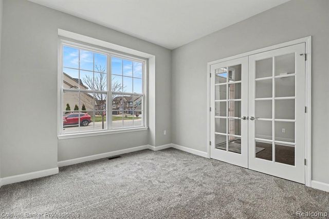 4817 W Stonegate Circle, Lake Orion, MI 48359