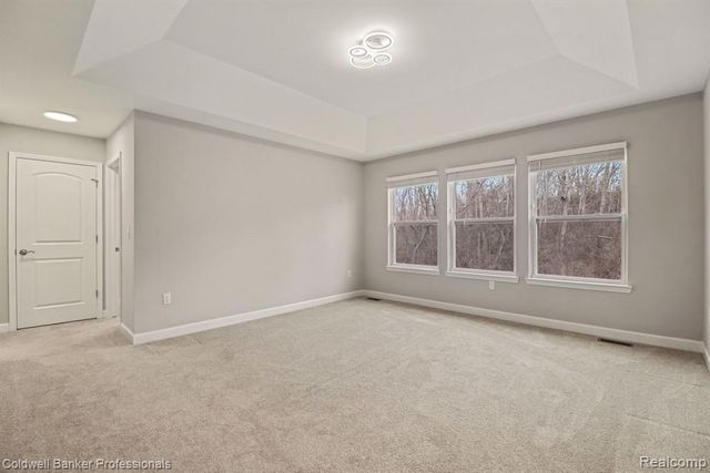 4817 W Stonegate Circle, Lake Orion, MI 48359