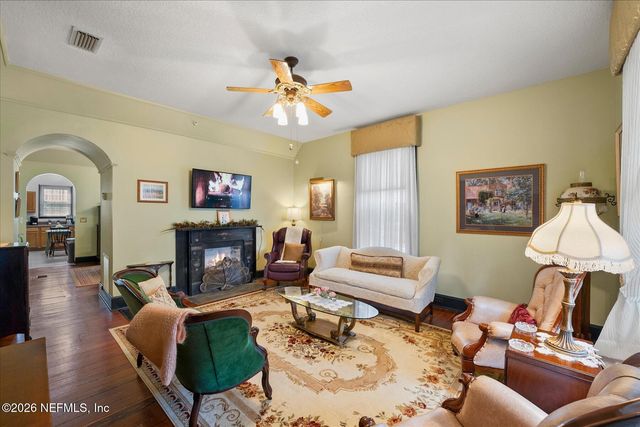 103 S MAGNOLIA Avenue, Green Cove Springs, FL 32043