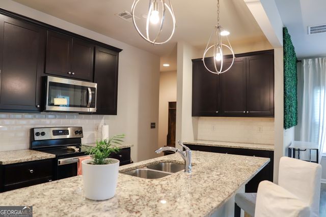 402 Mulberry Row SE, Atlanta, GA 30354