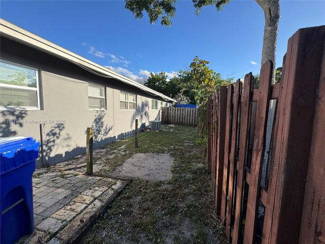 710 NE 25th St 1-2, Pompano Beach, FL 33064