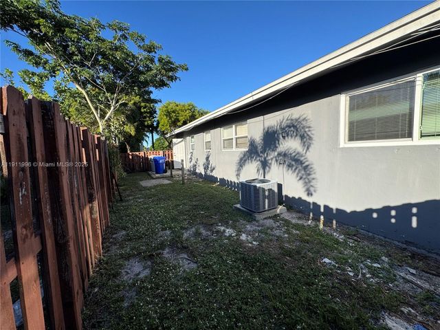 710 NE 25th St 1-2, Pompano Beach, FL 33064