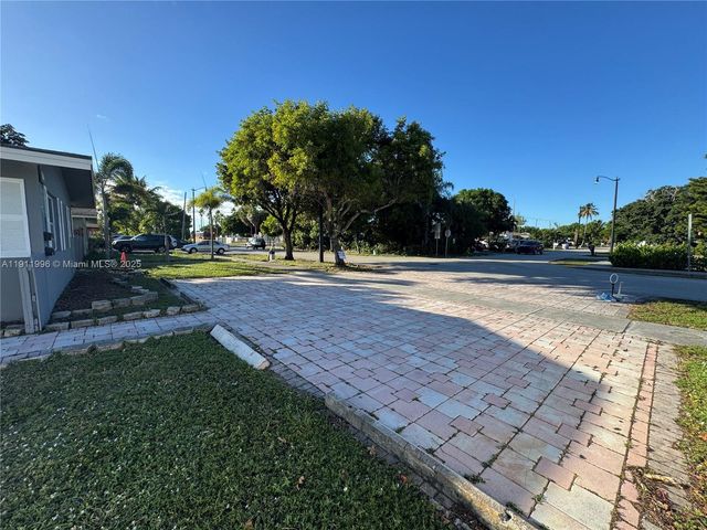 710 NE 25th St 1-2, Pompano Beach, FL 33064