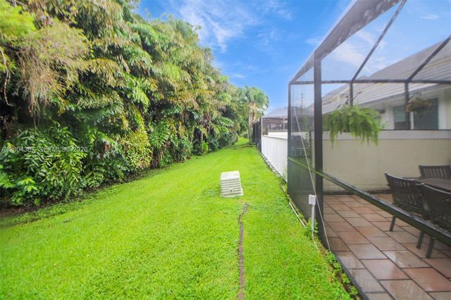 9929 NW 49th Ter, Doral, FL 33178