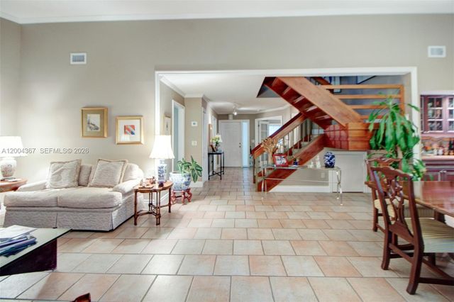 9929 NW 49th Ter, Doral, FL 33178
