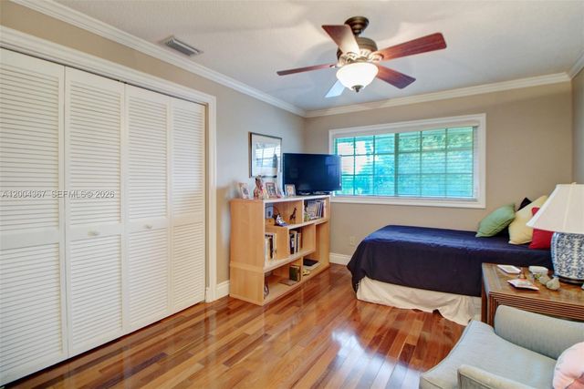 9929 NW 49th Ter, Doral, FL 33178