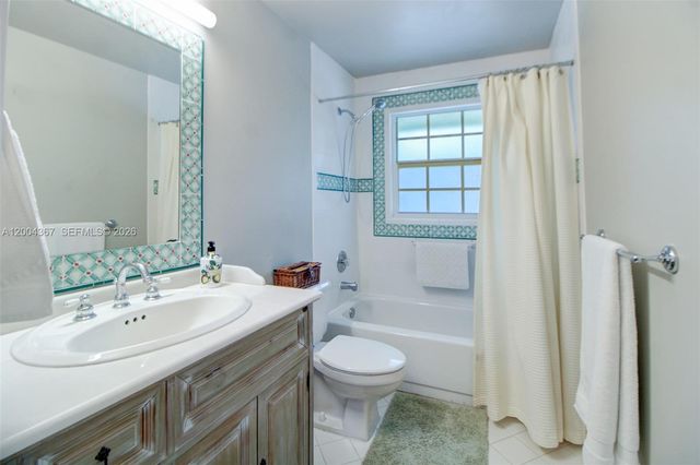 9929 NW 49th Ter, Doral, FL 33178