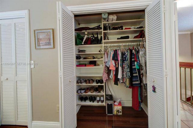 9929 NW 49th Ter, Doral, FL 33178