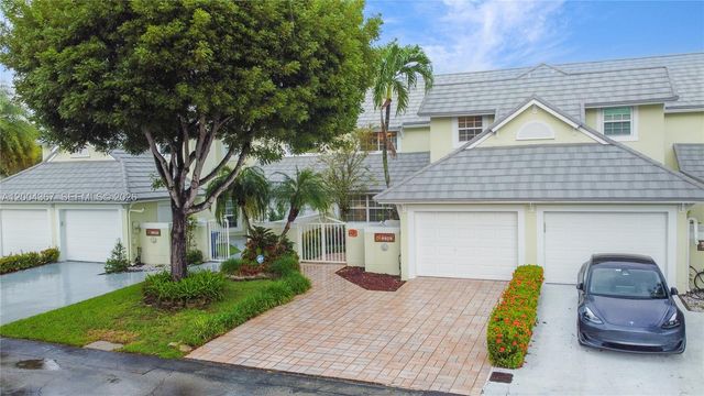 9929 NW 49th Ter, Doral, FL 33178