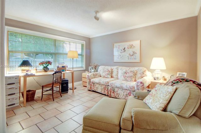 9929 NW 49th Ter, Doral, FL 33178