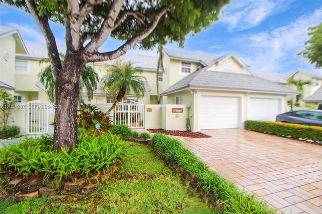 9929 NW 49th Ter, Doral, FL 33178